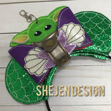 Baby green alien ear/ hat/ sunglasses holder